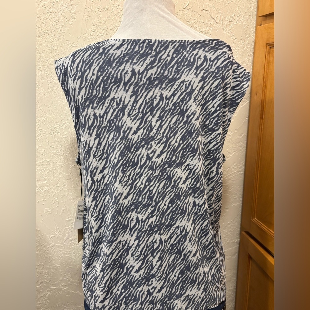 New With Tags Nordstrom Blue and White Sleeveless Top - Picture 4 of 7